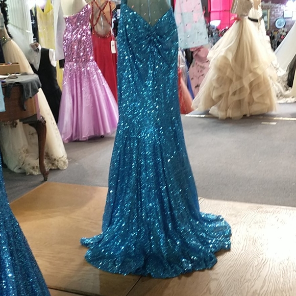 Karishma One Shoulder Sequin Front Slit Dress - Picture 7 of 8